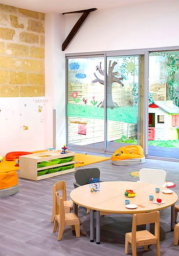 grand espace pour les activités des enfants