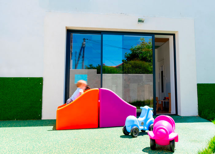 crèche avec grand extérieur attenant