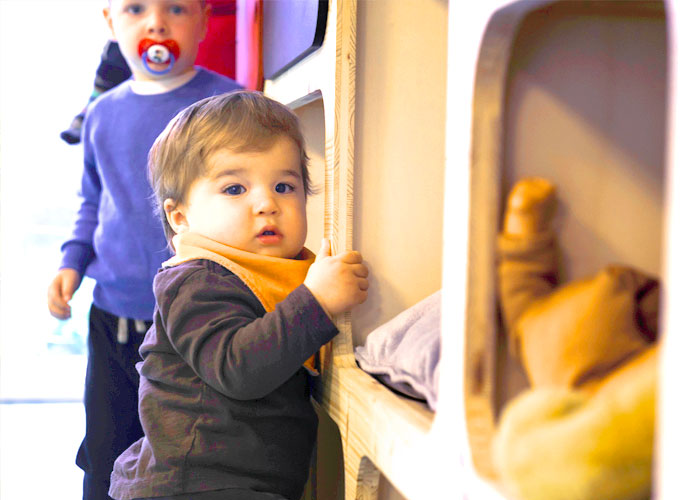 garde d'enfants sur la Côte Bleue (Bouches du Rhône)